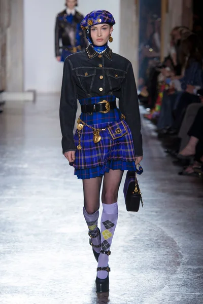 Look 11